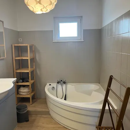 F2 Proche Petite Venise Apartament *