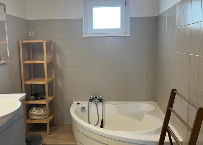 F2 Proche Petite Venise Apartment *